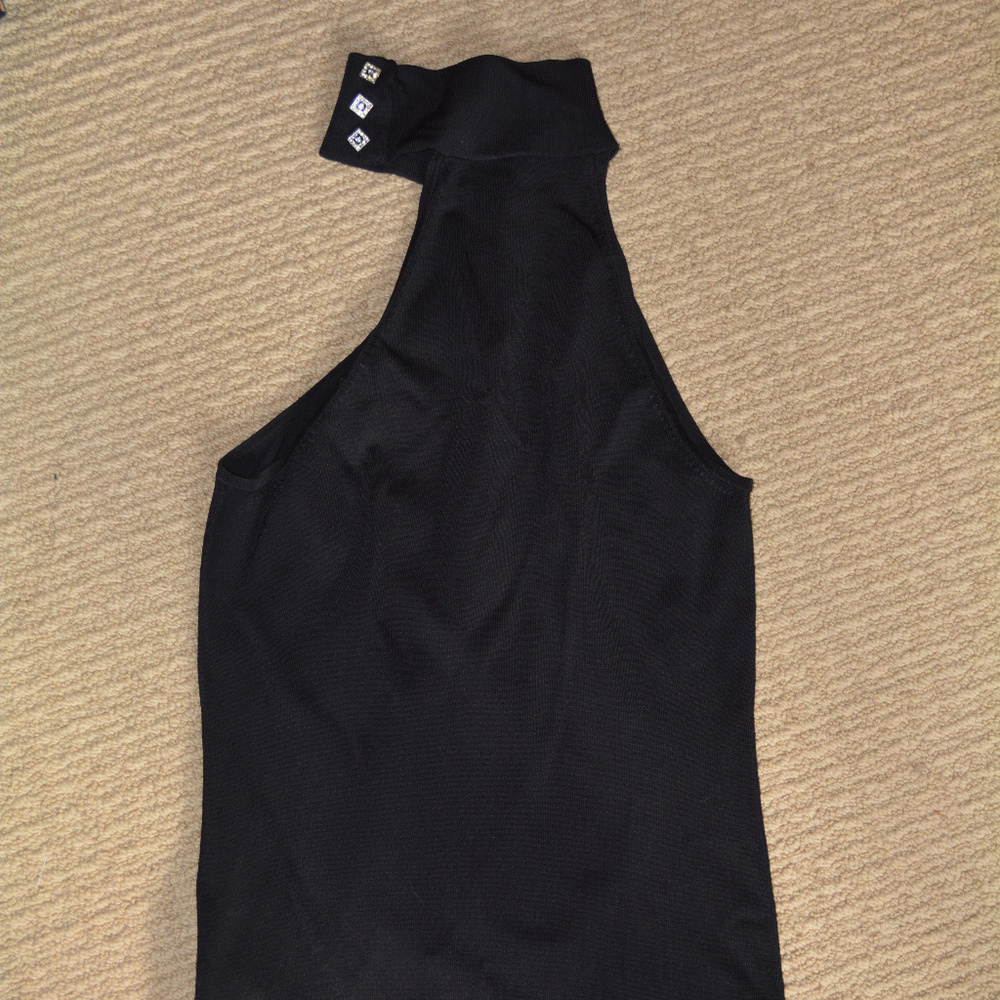 NWOT Sexy One Sleeved Neck Wrap Top